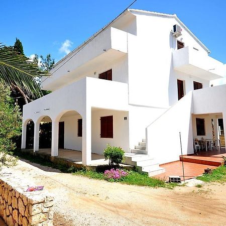 Apartments Renato Новаля Екстериор снимка