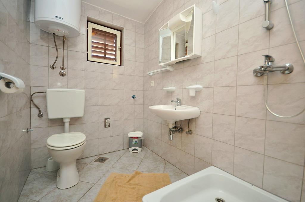 Apartments Renato Новаля Екстериор снимка